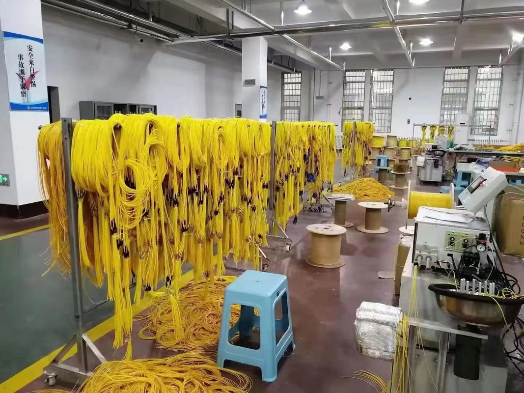 Tipi di interfaccia di alta qualità del cavo di toppa di Direct Fiber Optic del produttore SC/LC, gamma 1.5m-30m LSZH di lunghezza